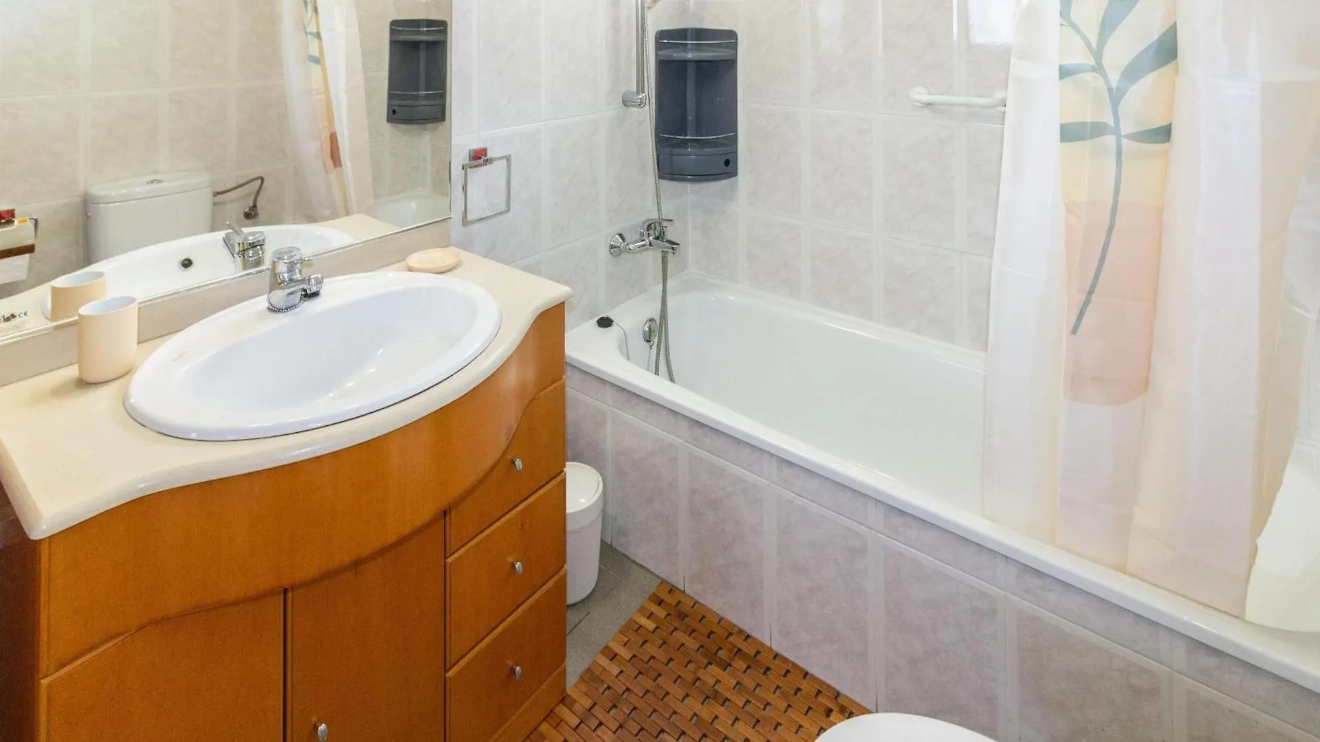 Apartamento Agradable En Llanca - Cerca De La Playa Y Con Aire Acondicionado - Es-228-187 0*,
