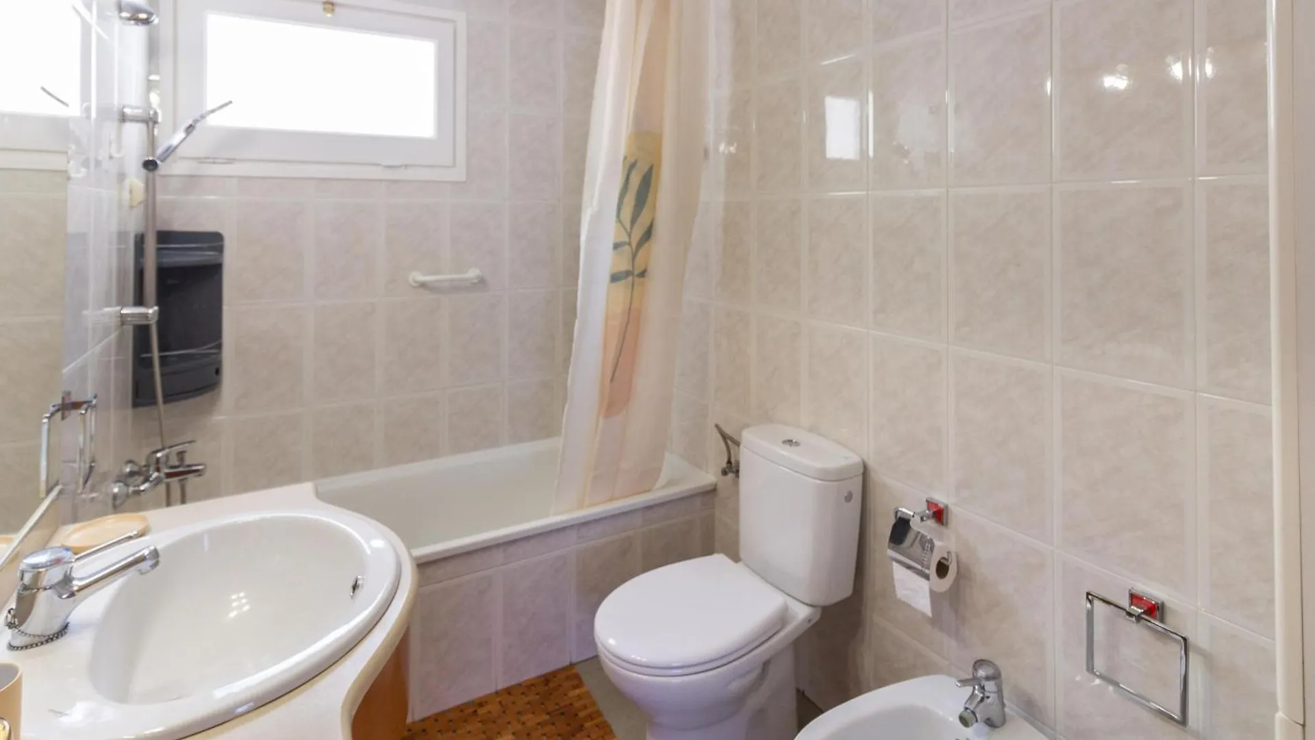 Apartamento Agradable En Llanca - Cerca De La Playa Y Con Aire Acondicionado - Es-228-187 Apartment