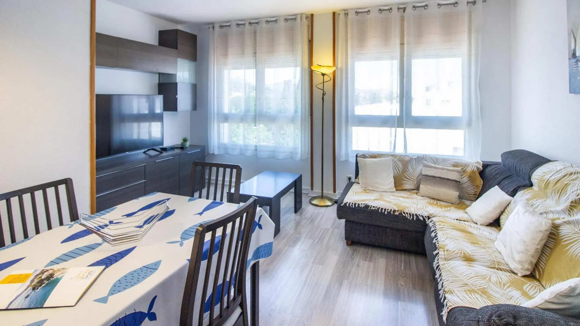 Apartamento Agradable En Llanca - Cerca De La Playa Y Con Aire Acondicionado - Es-228-187 0*,