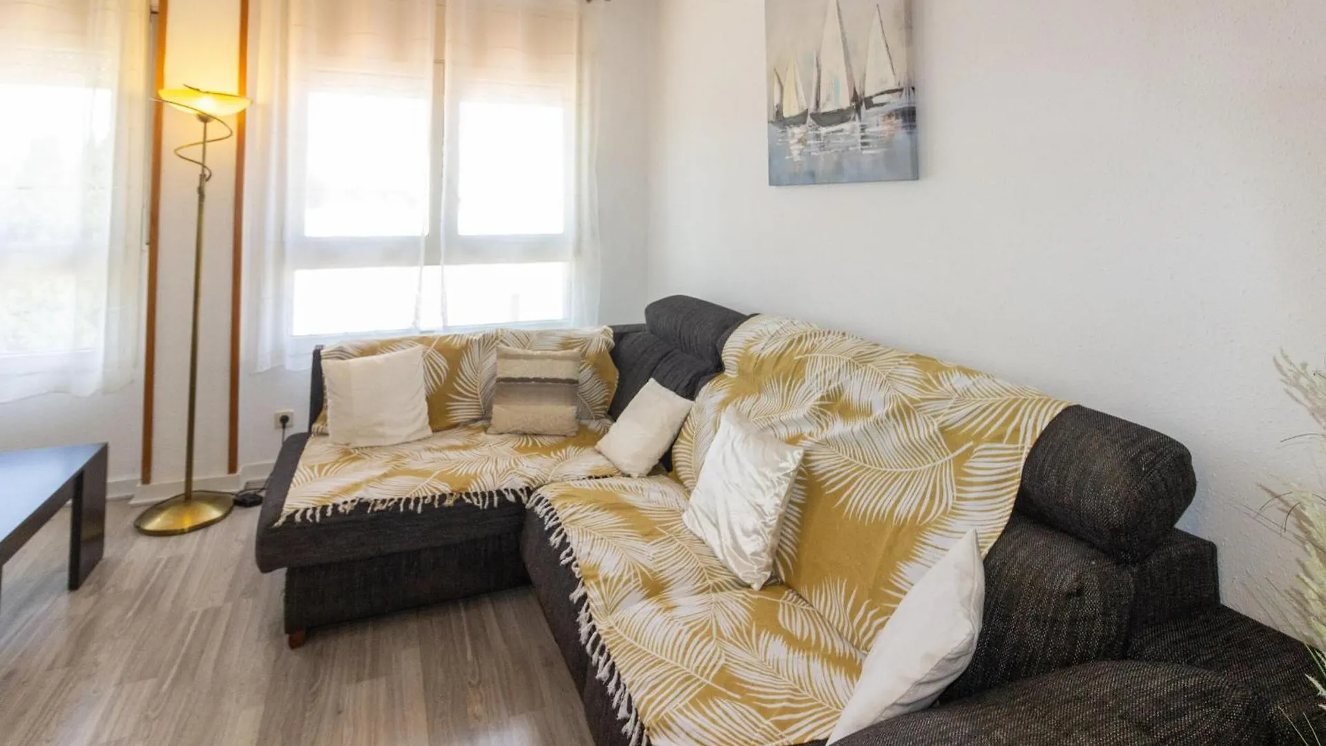 Apartamento Agradable En Llanca - Cerca De La Playa Y Con Aire Acondicionado - Es-228-187 Apartment
