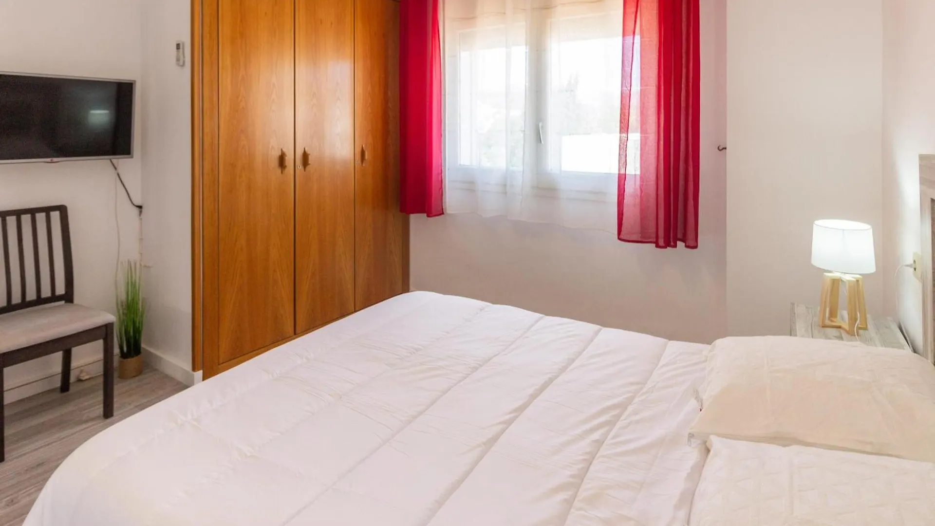 Apartamento Agradable En Llanca - Cerca De La Playa Y Con Aire Acondicionado - Es-228-187 0*,